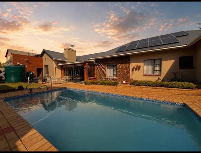 4 BEDROOM HOUSE FOR SALE IN MIDSTREAM HILL
